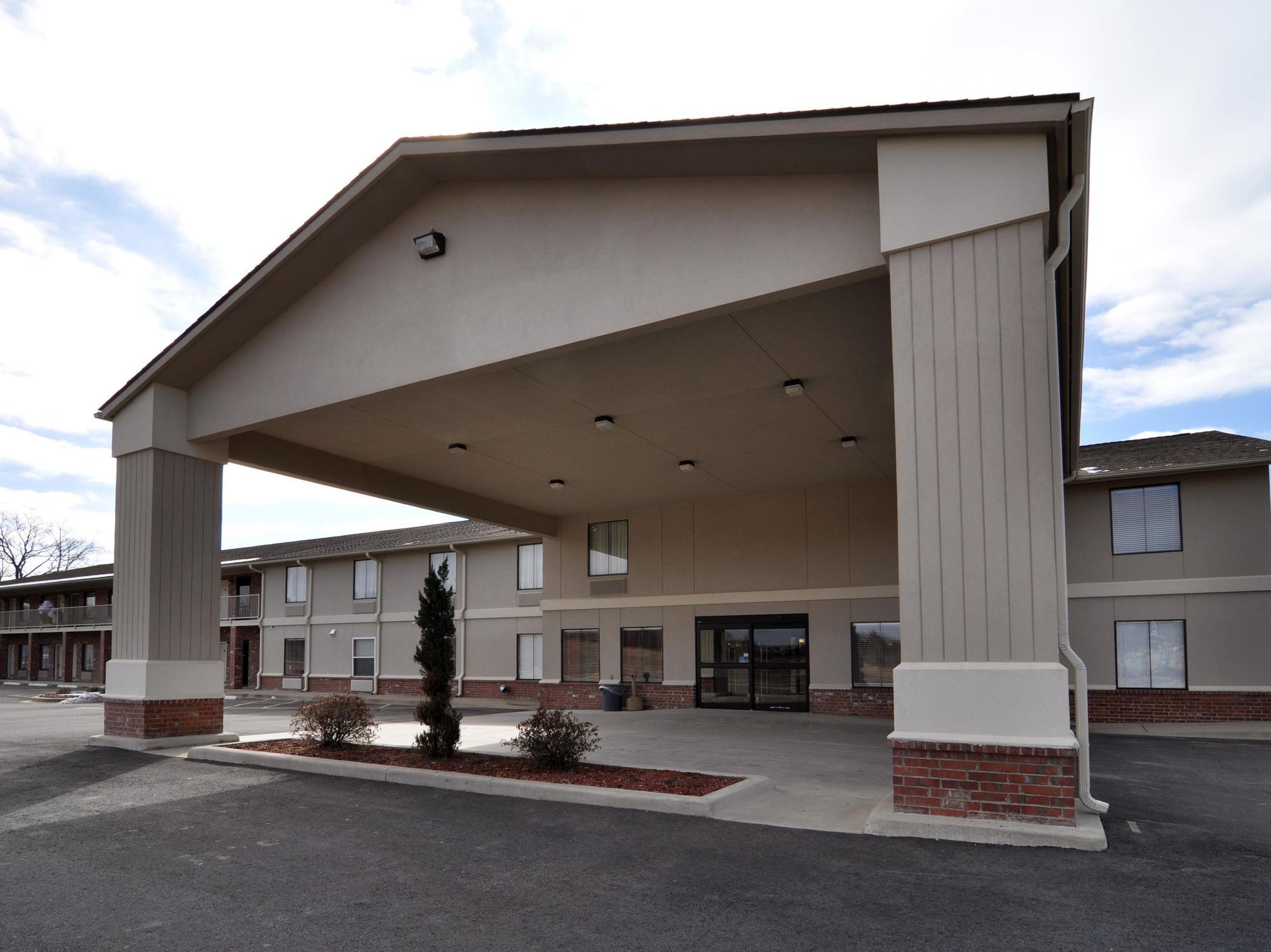 Econo Lodge Inn & Suites Greenbrier Esterno foto