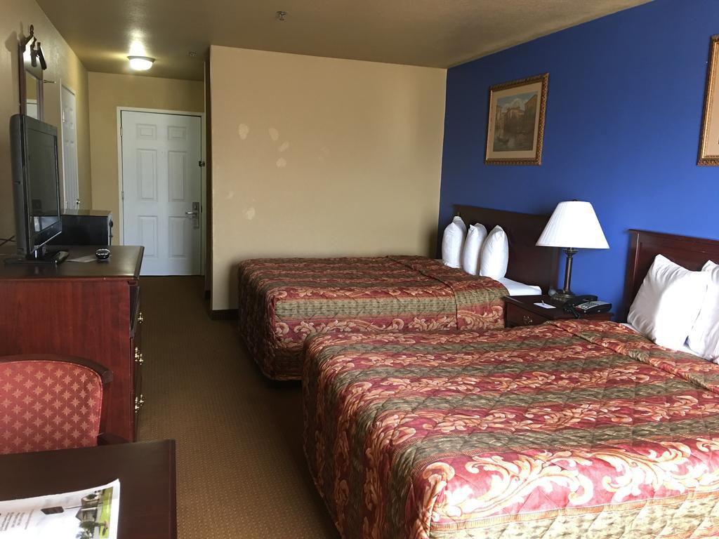 Econo Lodge Inn & Suites Greenbrier Esterno foto