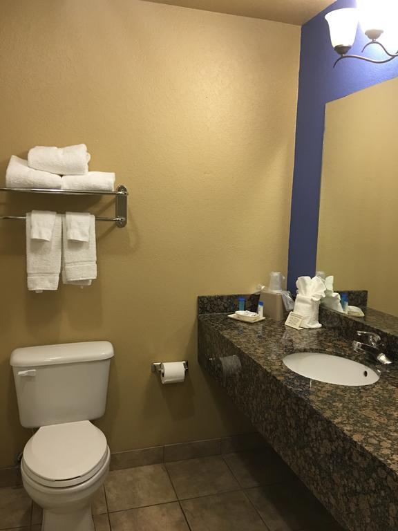 Econo Lodge Inn & Suites Greenbrier Esterno foto