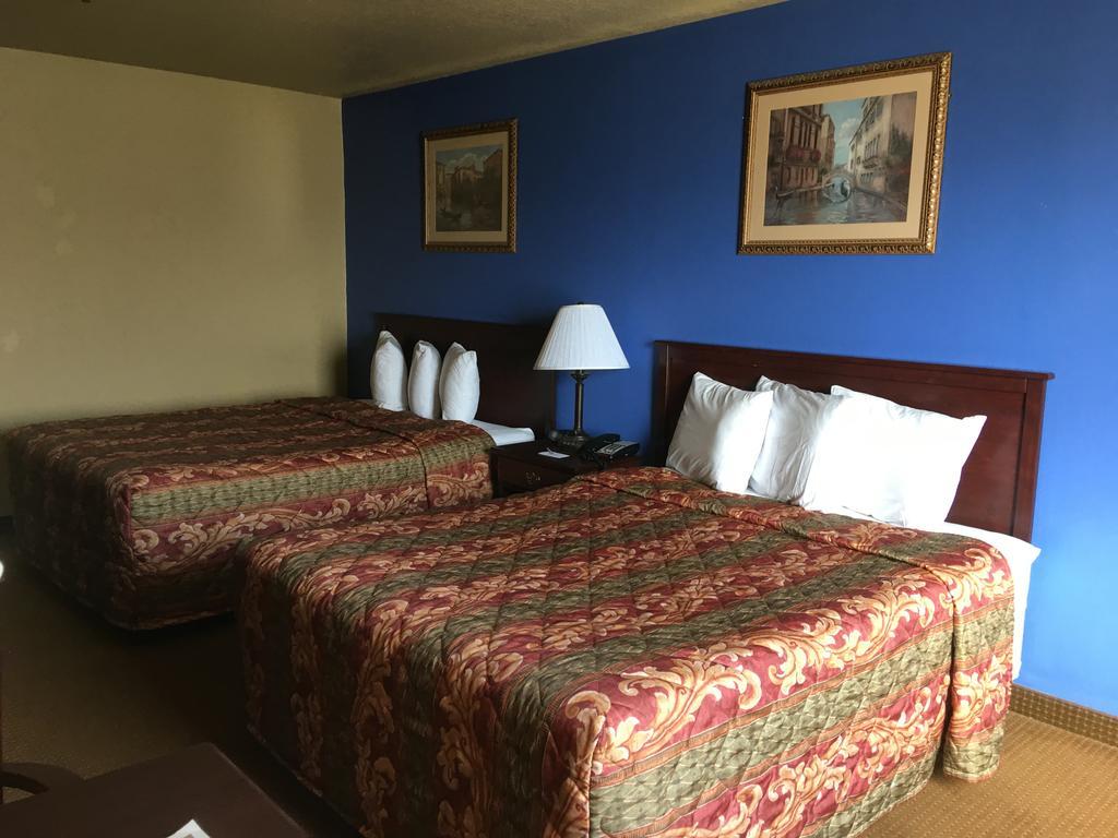 Econo Lodge Inn & Suites Greenbrier Esterno foto