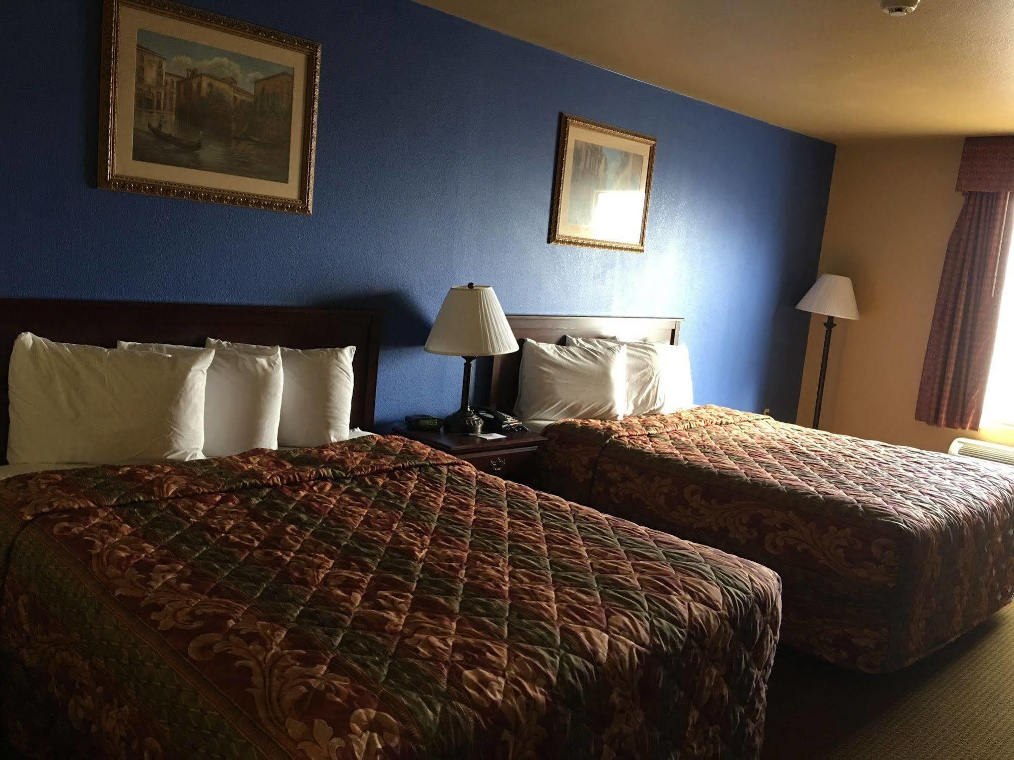 Econo Lodge Inn & Suites Greenbrier Esterno foto