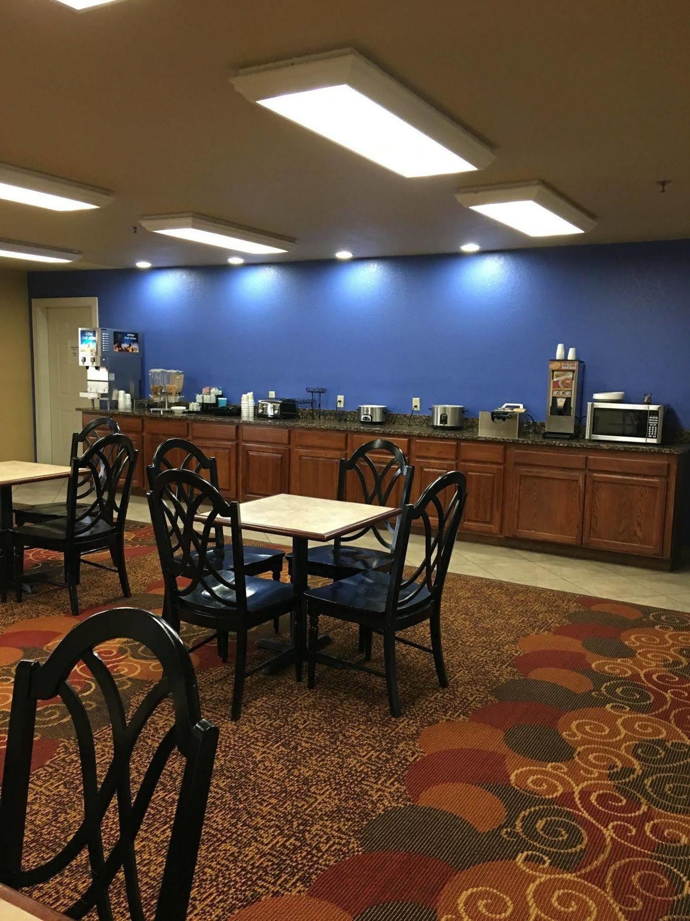 Econo Lodge Inn & Suites Greenbrier Esterno foto