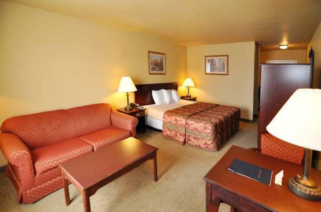 Econo Lodge Inn & Suites Greenbrier Esterno foto