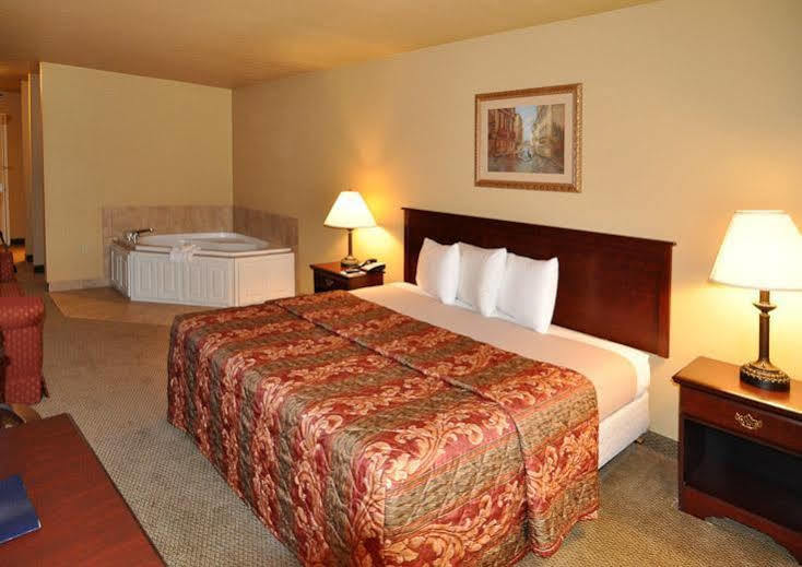 Econo Lodge Inn & Suites Greenbrier Esterno foto